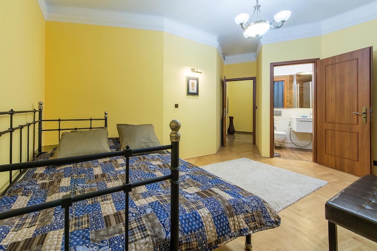 In Heart Of Prague - 2Br 2Ba Elegant Downtown Apt 외부 사진